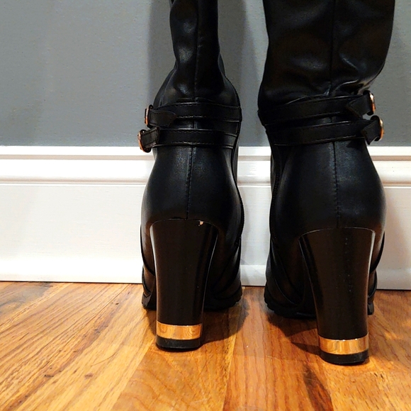 Women's size 7 Heeled Boot - Picture 3 of 6